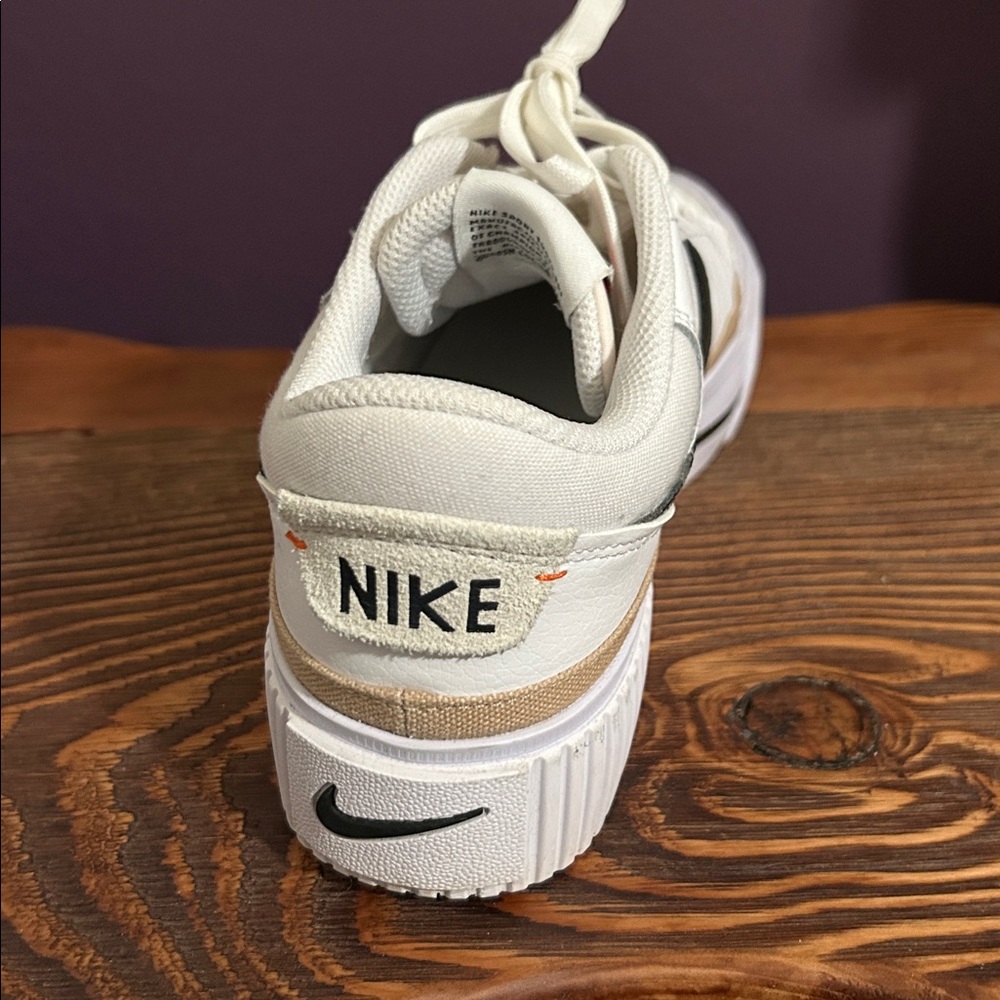 Nike Court Legacy Left White and Black Sneakers - Picture 9 of 11